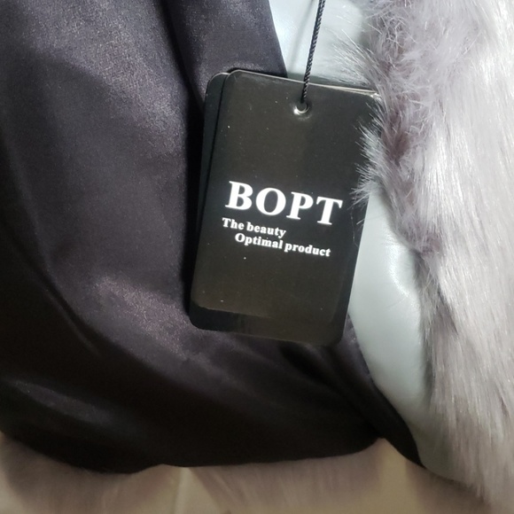 Faux fur short coat - Picture 3 of 7